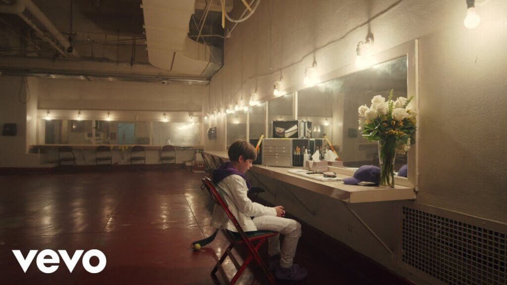 Lonely/Justin Bieber, Benny Blanco 歌詞和訳と意味