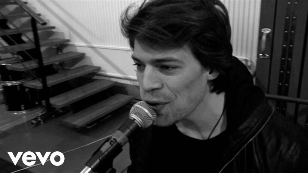 Hit Me/Dirty Loops 歌詞和訳と意味