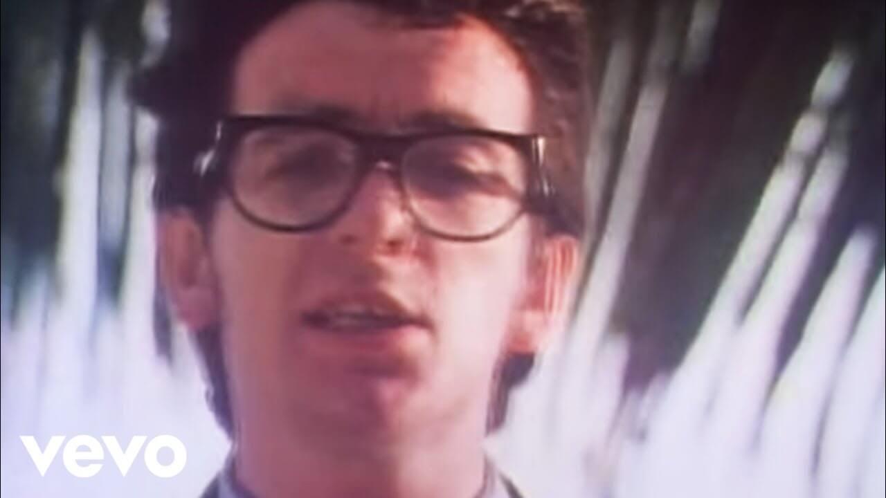 Oliver’s Army/Elvis Costello 歌詞和訳と意味