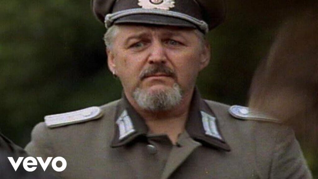 Swastika Eyes/Primal Scream 歌詞和訳と意味