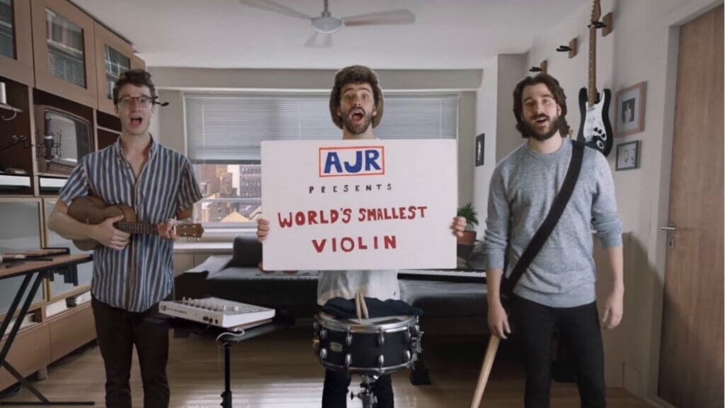 World’s Smallest Violin/AJR 歌詞和訳と意味