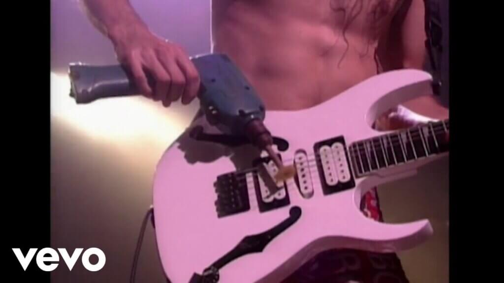 Daddy, Brother, Lover, Little Boy (The Electric Drill Song)/Mr. Big 歌詞和訳と意味