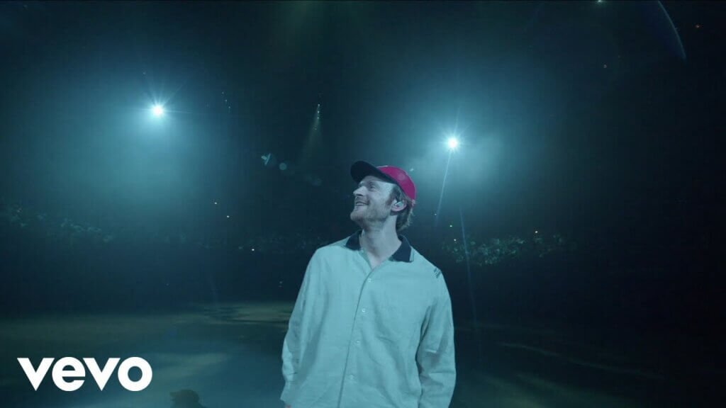 BIRDS OF A FEATHER/Billie Eilish 歌詞和訳と意味